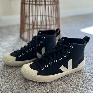 Women’s Veja Nova Canvas High Top Sneaker, Size 37 - Excellent Condition